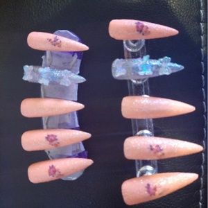 Peachy oranges glittery press on ready to wear